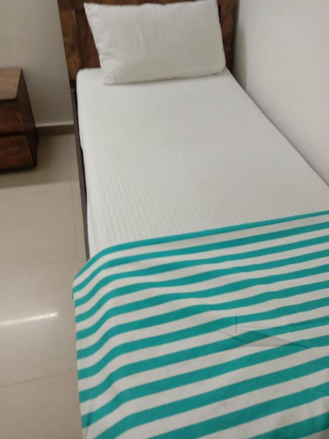 Hotel Swell 아흐메다바드 외부 사진